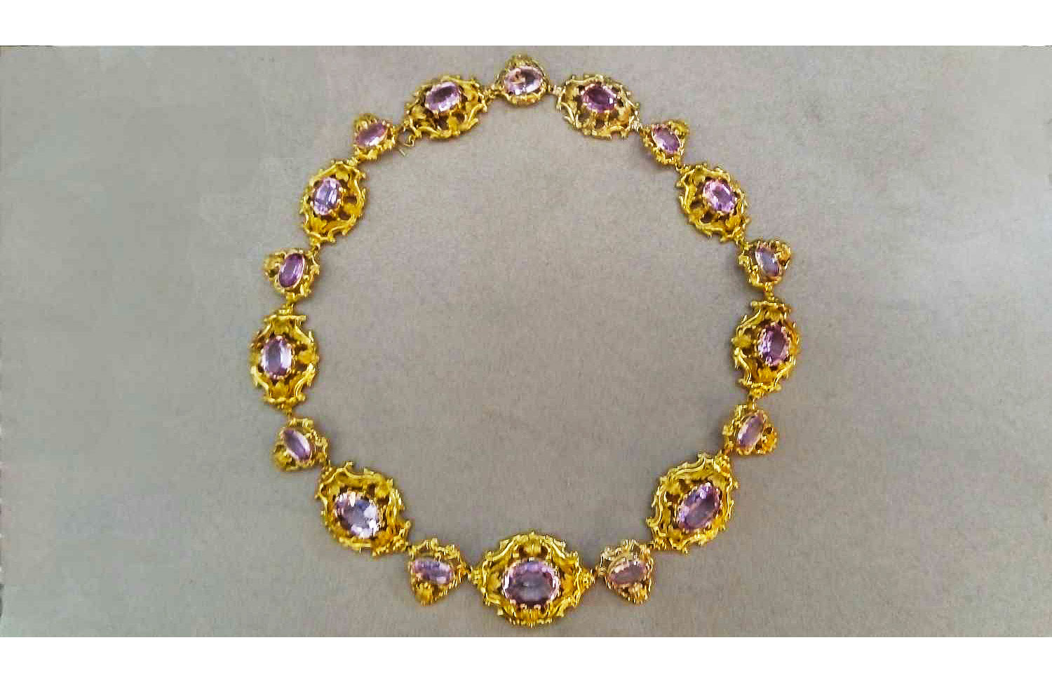 collier-charles-x-or-jaune-amethystes-complet.jpg