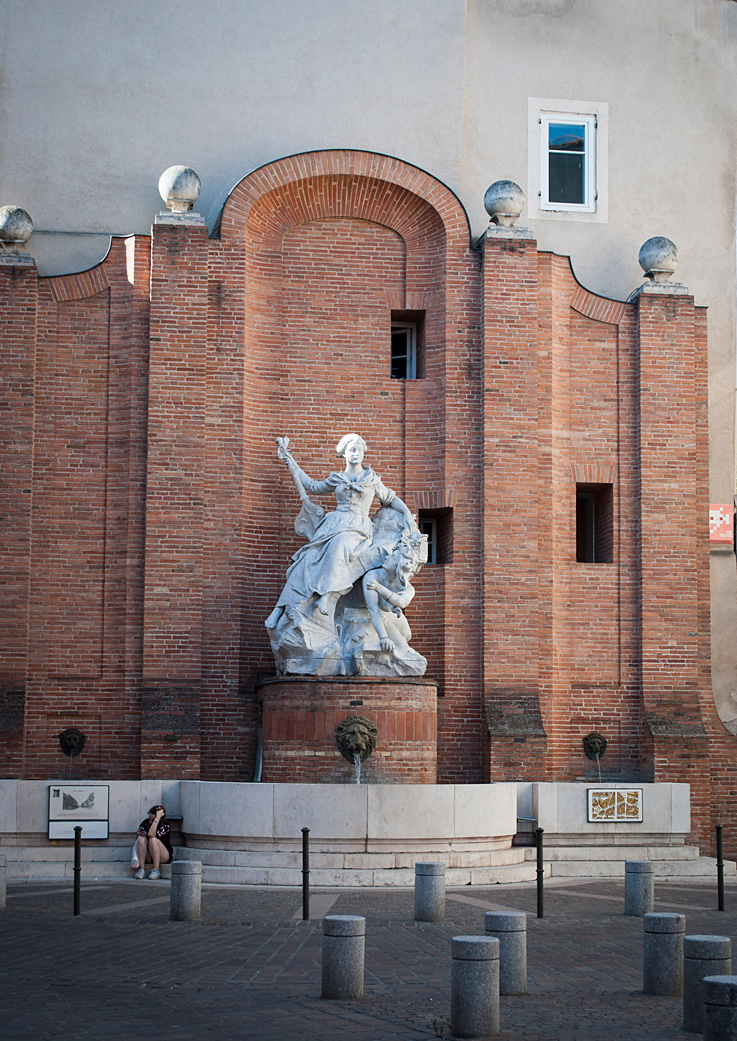 rieunier-joaillier-horloger-cantegril-statue