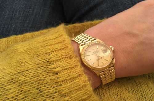 rolex-datejust-or-jaune-poignet.jpg