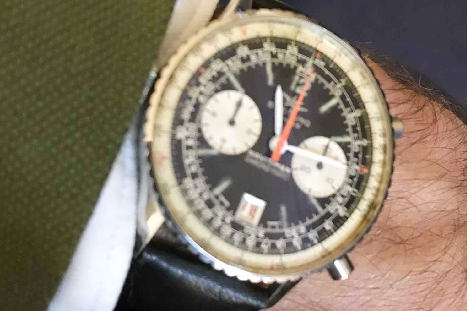 montre-breitling-navitimer-poignet.jpg