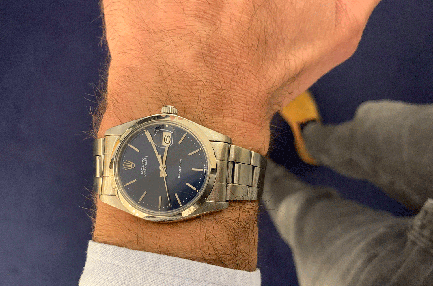 rolex-precision-bleu-poignet.gif