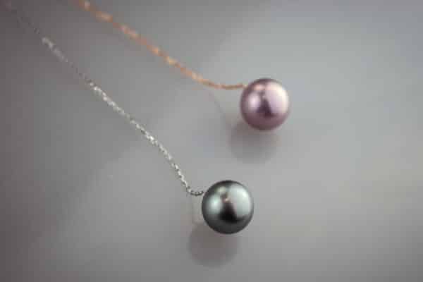 Perle de Tahiti et perle rose
