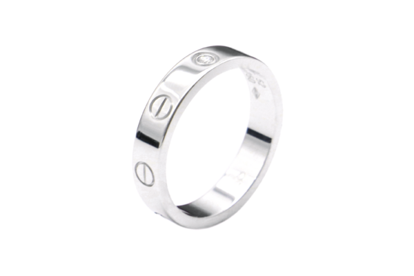 Love – Image 2