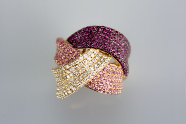 Rubis, saphirs roses et diamants – Image 2