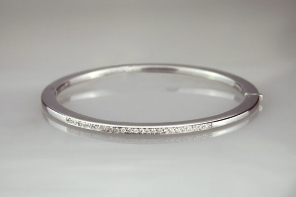 Or blanc et diamants
