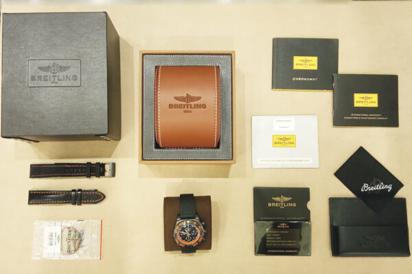 Chronomat 44 Raven – Image 3
